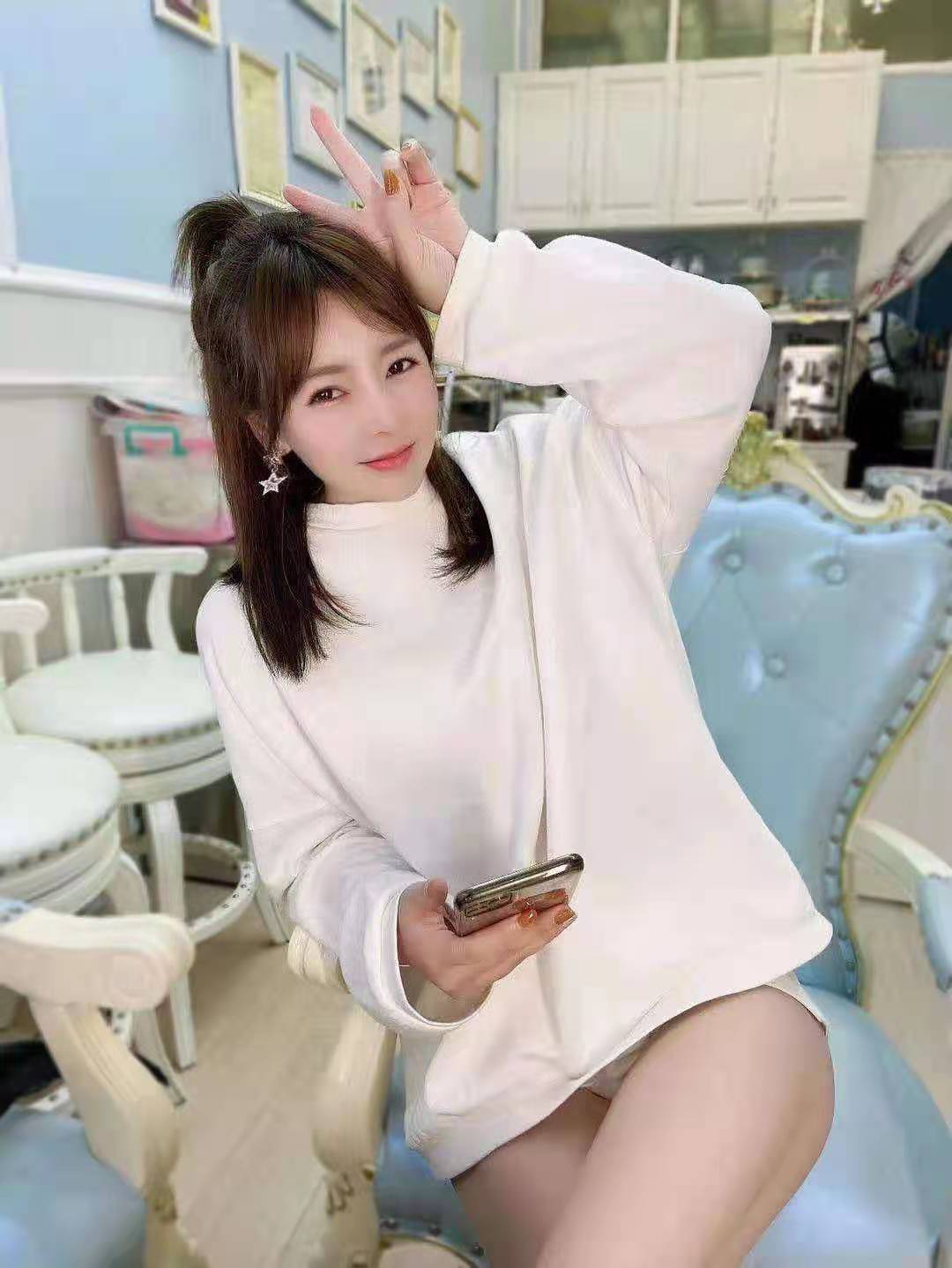 性感妩媚的妹子，身材够劲爆